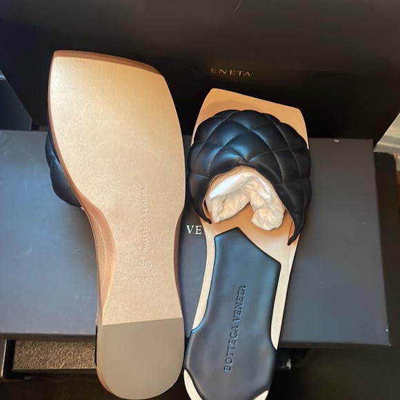 NWT Bottege Veneta Black iconic quilt sandal slide - Picture 3 of 3